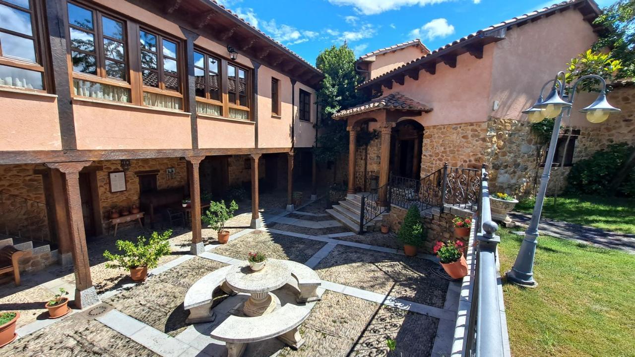 Palacio Del Conde De Rebolledo Villaviciosa de la Ribera Exterior photo